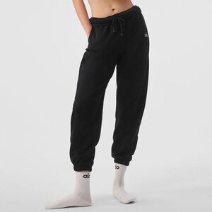Alo Yoga Accolade Sweatpant - Small